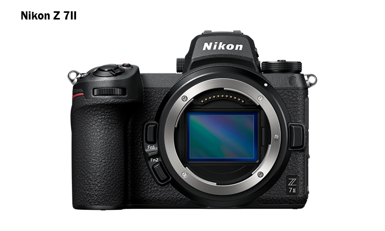 Bild på Nikon Z 7II kamera framifrån utan objektiv monterat.